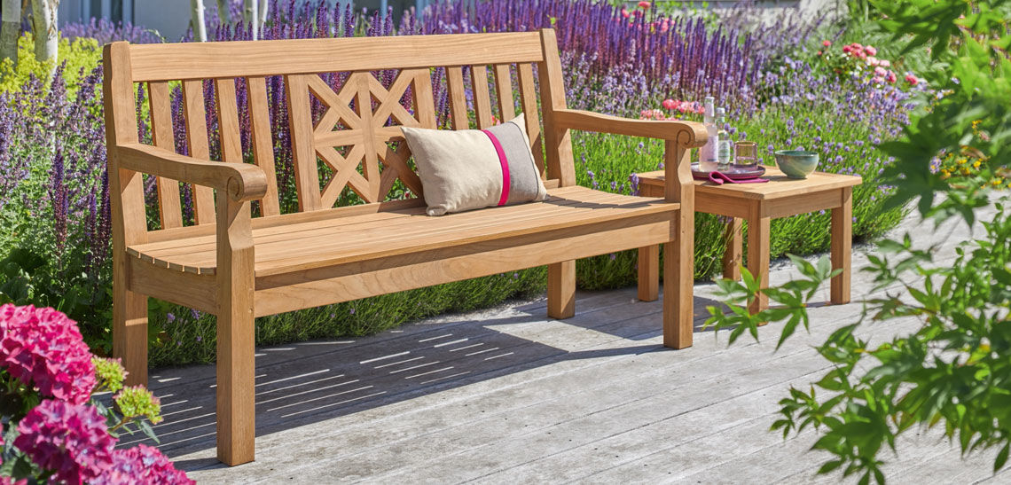 Gartenbänke aus Teak, Edelstahl, Aluminium oder Geflecht Garpa