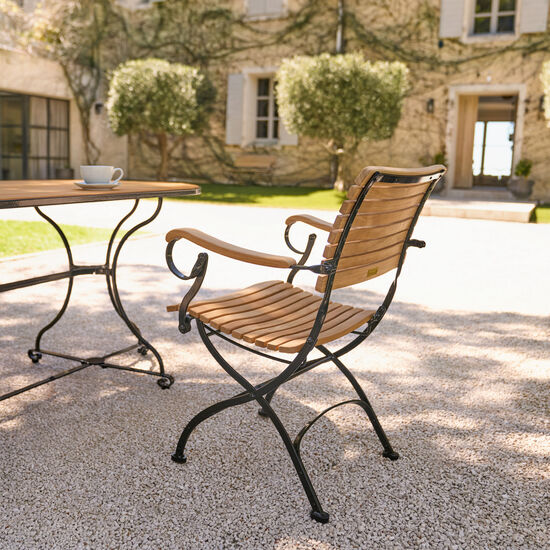 A6-2002-fontenay-armlehnstuhl-1500x1500