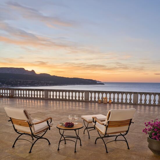 A2-2108-2109-3011-16076-16067-low-dining-sessel-hocker-beistelltisch-auflage-linum-1500x1500