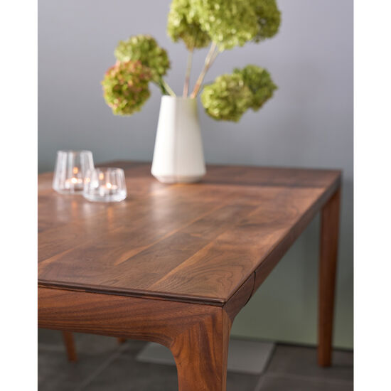 Tavo Massivholztisch Nussbaum, ausziehbar