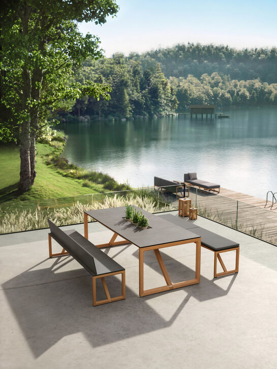 Trey Tisch Teak/Kunstharz Shade