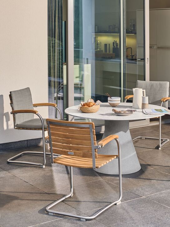 Namur Mittelfußtisch